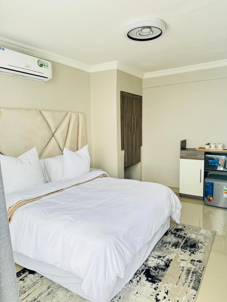 The Holiday House Harties Hartbeespoort Esterno foto